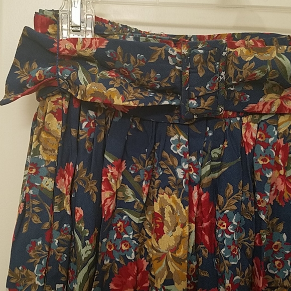 Susan Bristol_Floral Skirt w/POCKETS & Belt - Picture 8 of 14